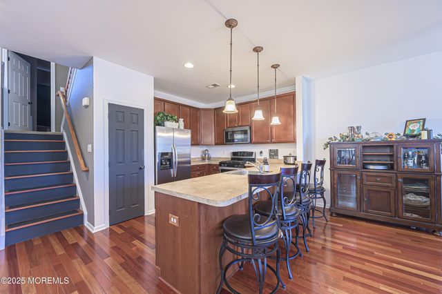 28 Meadow Circle, Mays Landing, NJ 08330