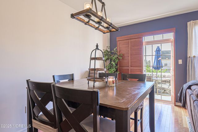 28 Meadow Circle, Mays Landing, NJ 08330