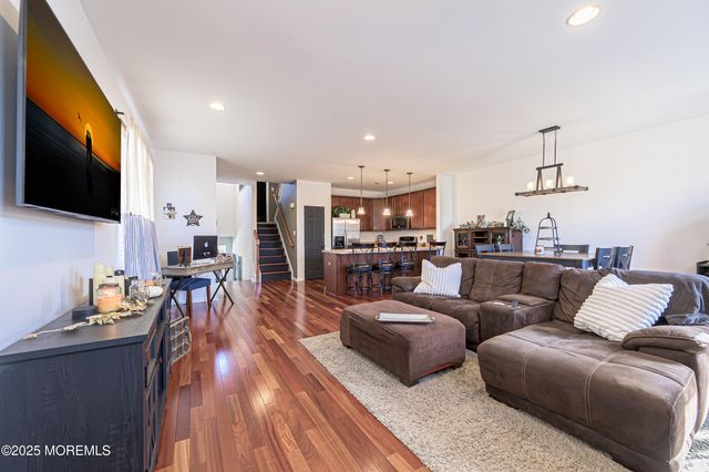 28 Meadow Circle, Mays Landing, NJ 08330