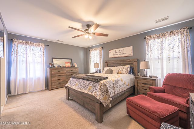 28 Meadow Circle, Mays Landing, NJ 08330