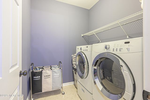 28 Meadow Circle, Mays Landing, NJ 08330