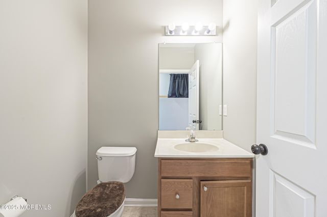 28 Meadow Circle, Mays Landing, NJ 08330