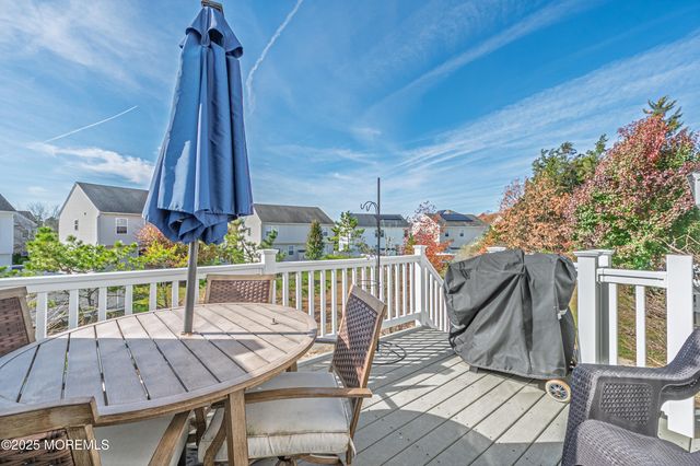 28 Meadow Circle, Mays Landing, NJ 08330