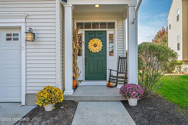 28 Meadow Circle, Mays Landing, NJ 08330