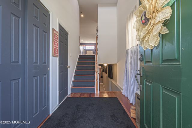 28 Meadow Circle, Mays Landing, NJ 08330