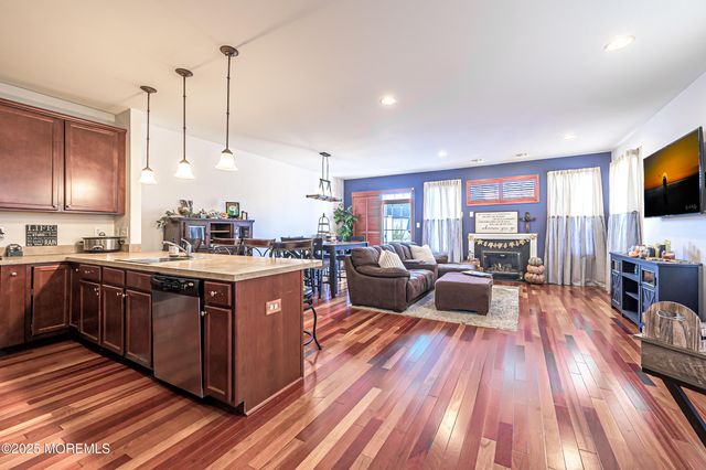 28 Meadow Circle, Mays Landing, NJ 08330