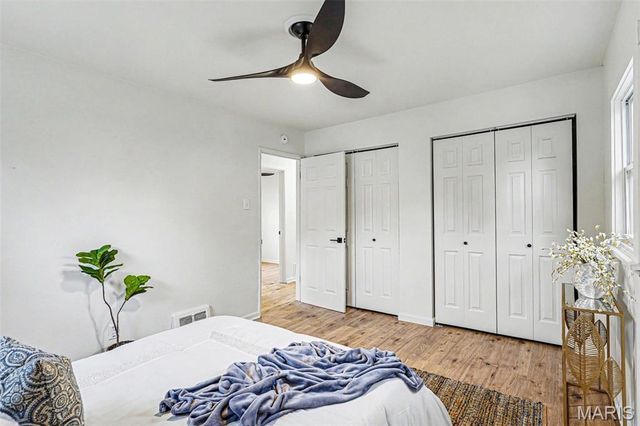 9800 Scottdale Drive, St Louis, MO 63136