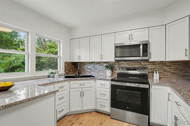 9800 Scottdale Drive, St Louis, MO 63136