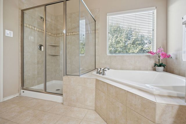 2944 Sicily Way 1202, Lewisville, TX 75067