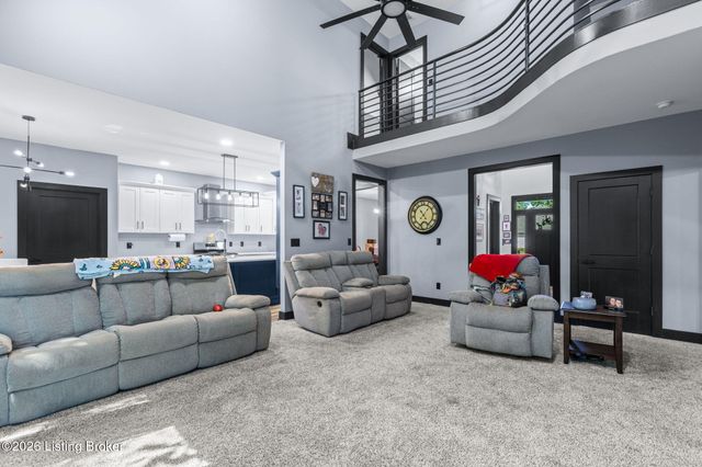 4416 Stone Wynde Dr, Louisville, KY 40272