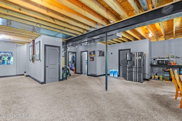 4416 Stone Wynde Dr, Louisville, KY 40272