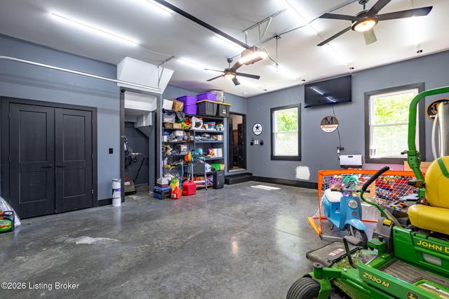 4416 Stone Wynde Dr, Louisville, KY 40272