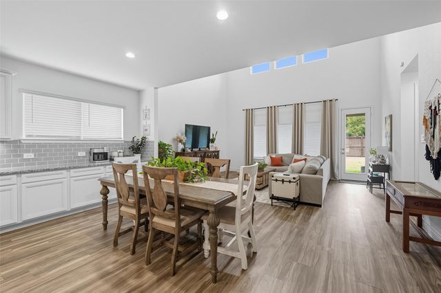 20183 Bushwick Falls Drive, Montgomery, TX 77316