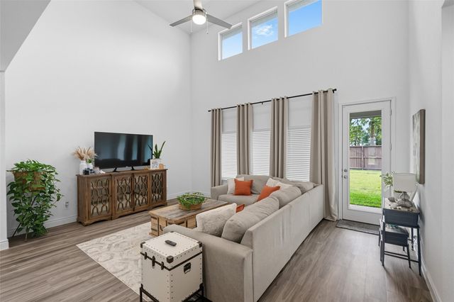 20183 Bushwick Falls Drive, Montgomery, TX 77316