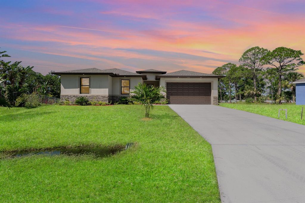 1041 Wesberry Street SE, Palm Bay, FL 32909