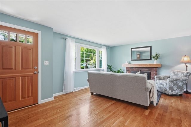 15 Newport Dr., Westford, MA 01886