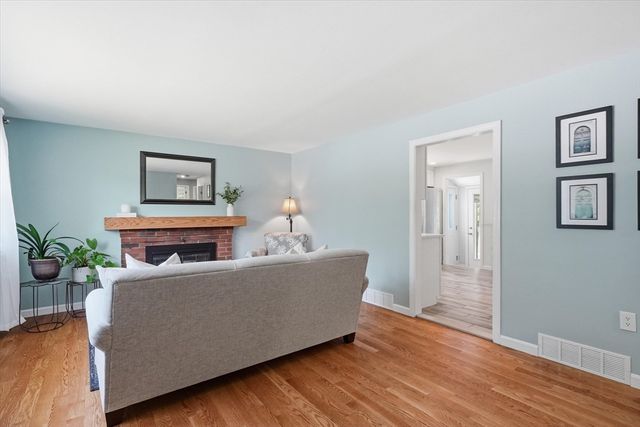 15 Newport Dr., Westford, MA 01886