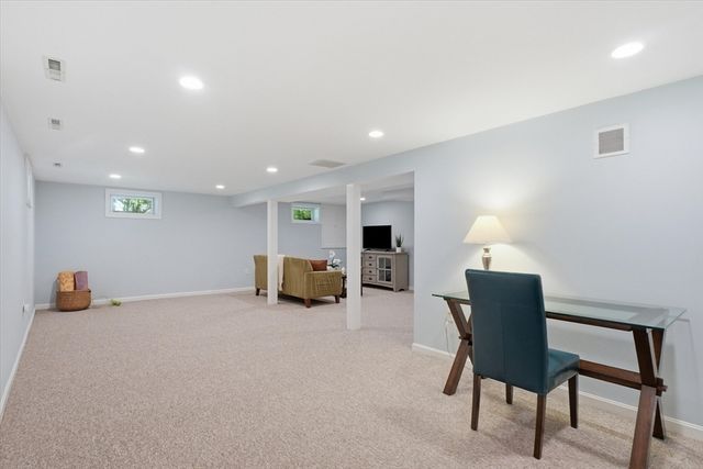 15 Newport Dr., Westford, MA 01886