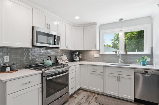 15 Newport Dr., Westford, MA 01886