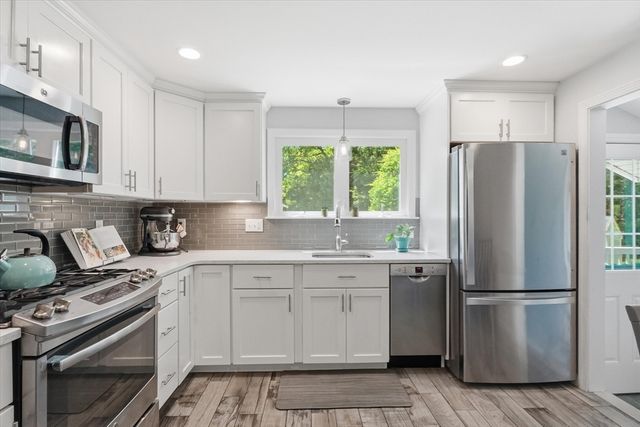 15 Newport Dr., Westford, MA 01886