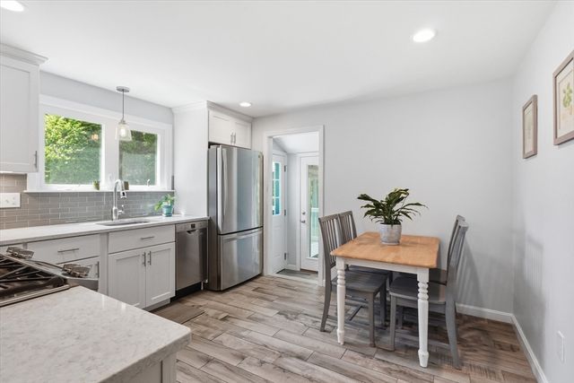 15 Newport Dr., Westford, MA 01886