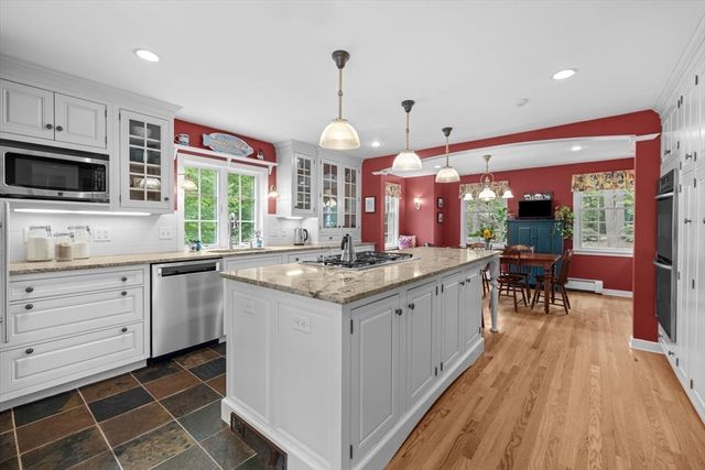 17 Sunset Path, Sudbury, MA 01776