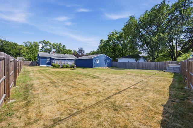1617 14th Street S, Fargo, ND 58103