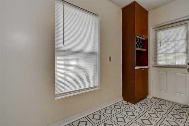 2534 40TH AVENUE N, St Petersburg, FL 33714