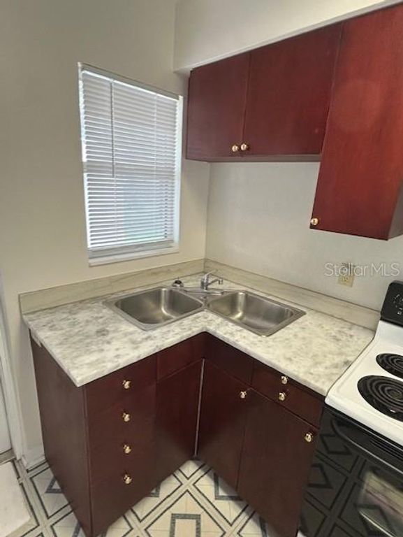 Image 12 of property listing at 2534 40TH AVENUE N, St Petersburg, FL 33714