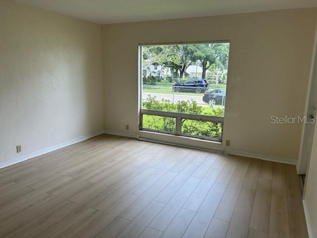 Image 19 of property listing at 2534 40TH AVENUE N, St Petersburg, FL 33714