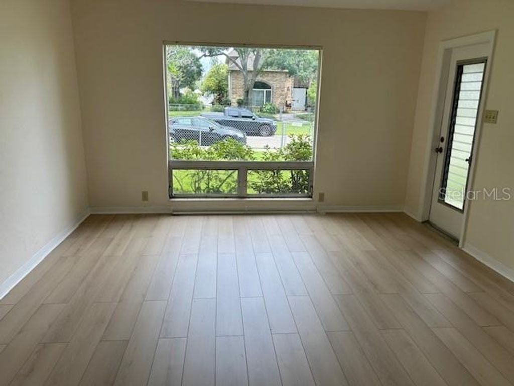 Image 20 of property listing at 2534 40TH AVENUE N, St Petersburg, FL 33714