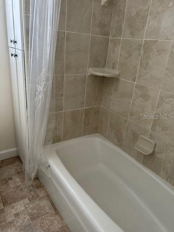 Image 22 of property listing at 2534 40TH AVENUE N, St Petersburg, FL 33714