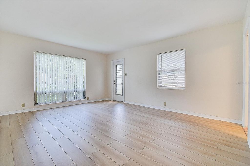 Image 32 of property listing at 2534 40TH AVENUE N, St Petersburg, FL 33714