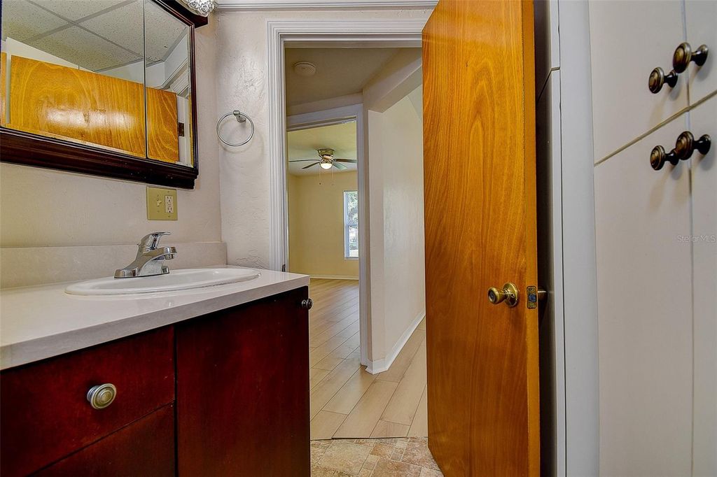 Image 37 of property listing at 2534 40TH AVENUE N, St Petersburg, FL 33714