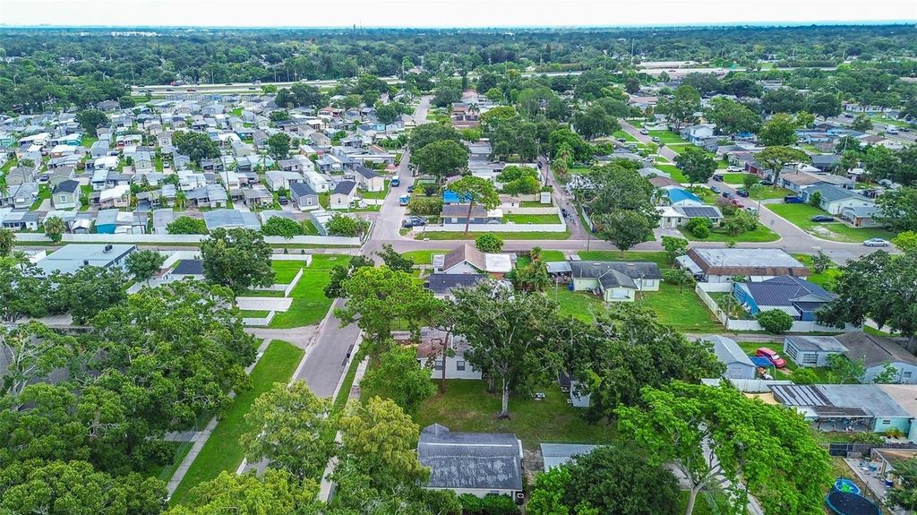 Image 41 of property listing at 2534 40TH AVENUE N, St Petersburg, FL 33714