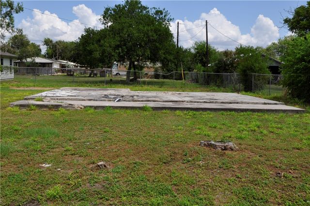 11837 Mallard Dr, Corpus Christi, TX 78410