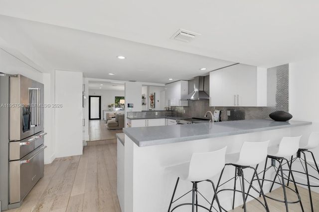 2240 Tequesta Ln, Miami, FL 33133