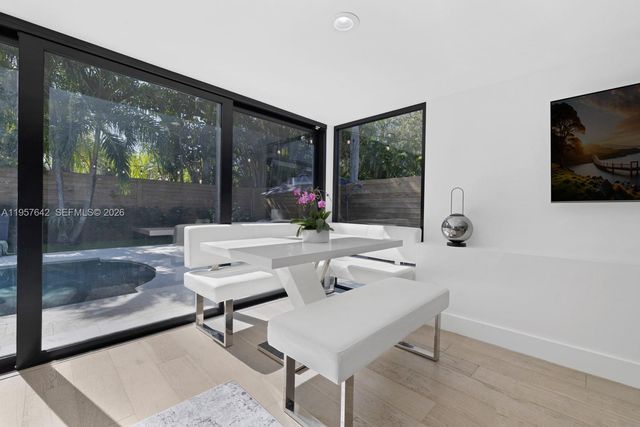 2240 Tequesta Ln, Miami, FL 33133