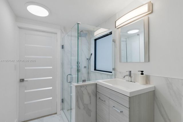 2240 Tequesta Ln, Miami, FL 33133