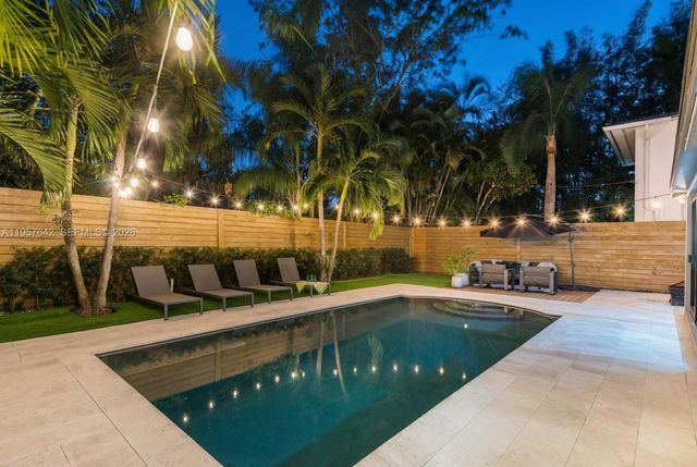 2240 Tequesta Ln, Miami, FL 33133