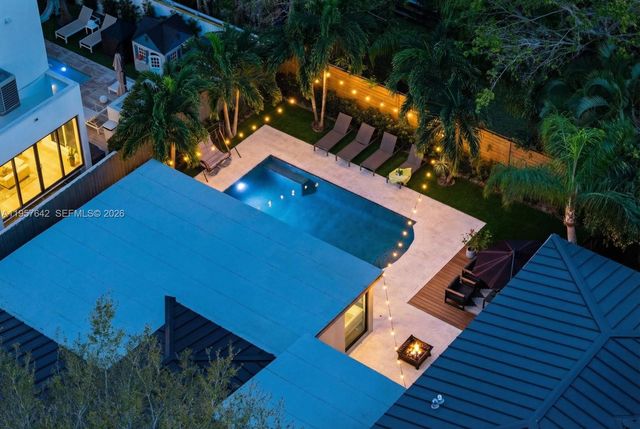 2240 Tequesta Ln, Miami, FL 33133