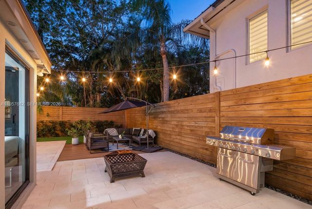 2240 Tequesta Ln, Miami, FL 33133