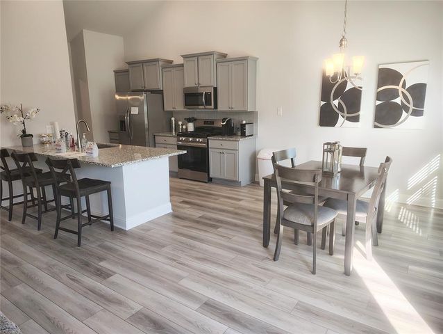 15 Gemstone Court, Angleton, TX 77515