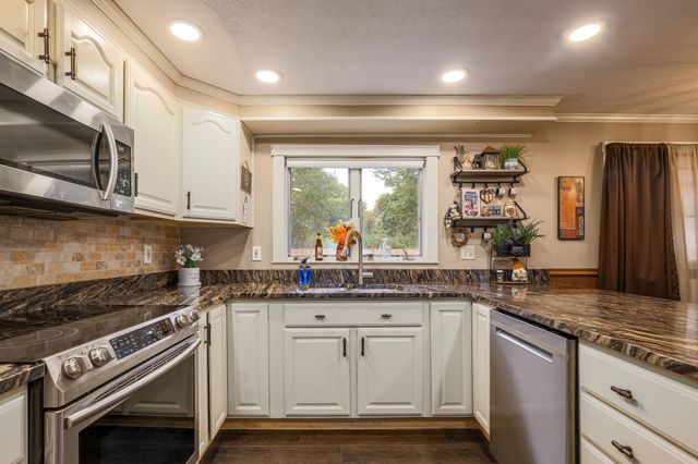 14 Summit Ter, North Brookfield, MA 01535