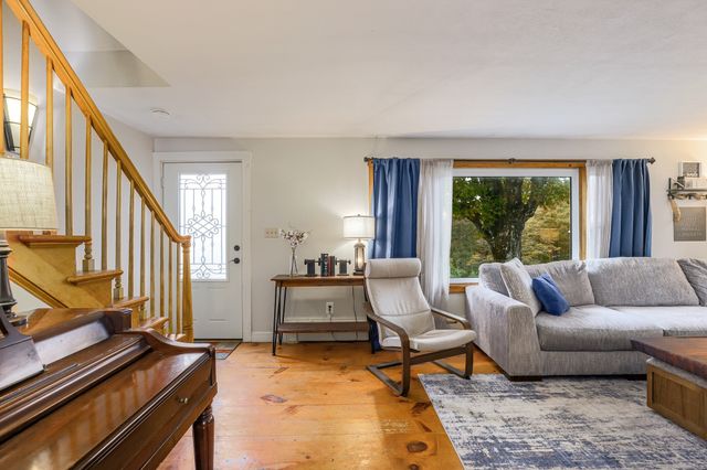 14 Summit Ter, North Brookfield, MA 01535