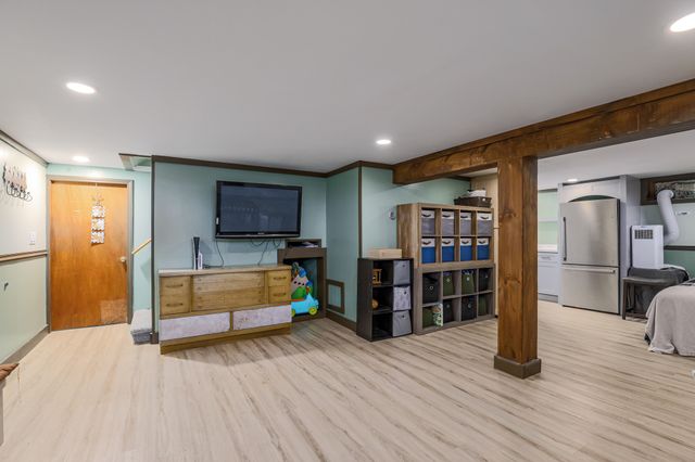 14 Summit Ter, North Brookfield, MA 01535