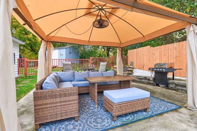 14 Summit Ter, North Brookfield, MA 01535