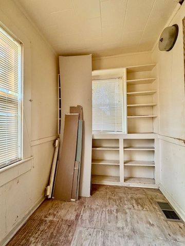 2032 Rugby Road, Dayton, OH 45406