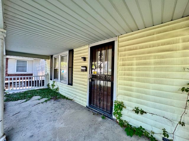 2032 Rugby Road, Dayton, OH 45406