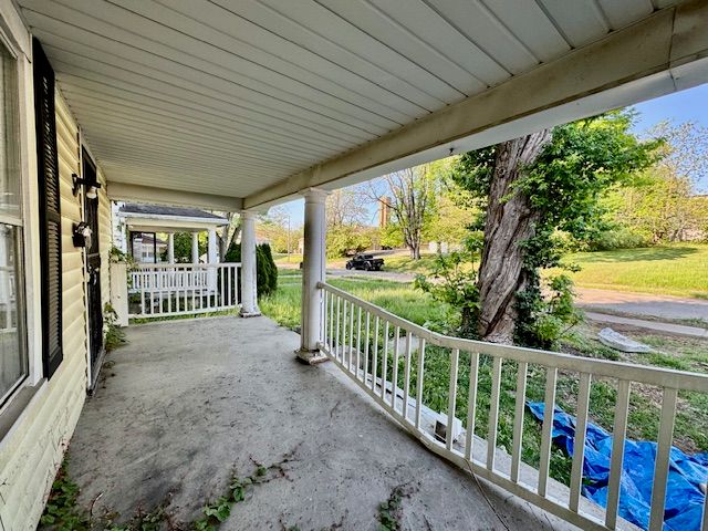 2032 Rugby Road, Dayton, OH 45406